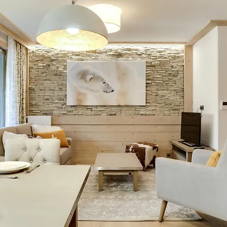 Apartment Moderne Avec Wifi Et Parking Sous-terrain A Village - Fr-1-562-28