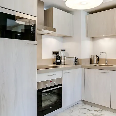 Appartement Moderne 3 Pièces à Avec Parking Et Wifi - Fr-1-562-28 *